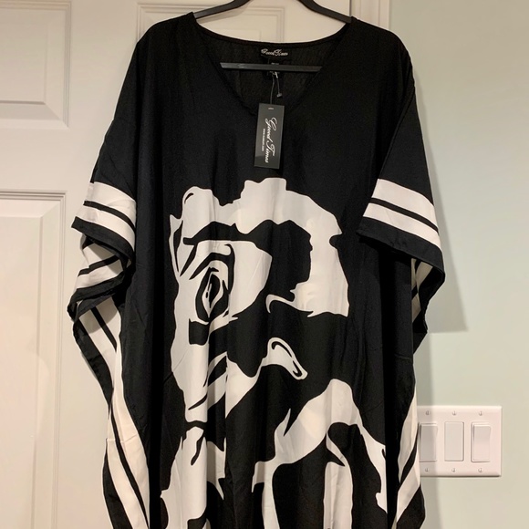 Good Times Other - NEW Black & White Lounge or Swim Caftan
